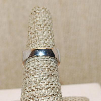 Size 6¼ Oval Deep PINK Stone Ring with Triple Rows of Clear Stones on a Silver Tone Band (5.2g)