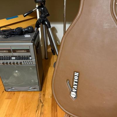 Sale Photo Thumbnail #126: Guitar case is empty!