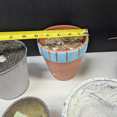 Variety Of Sizes & Materials Of Pots