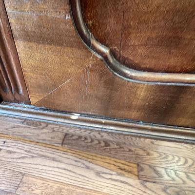 Chippendale Style Bow Front Sideboard W/ Claw Feet (D-RG)