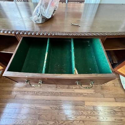 Chippendale Style Bow Front Sideboard W/ Claw Feet (D-RG)