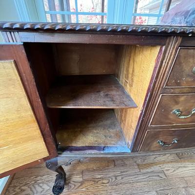 Chippendale Style Bow Front Sideboard W/ Claw Feet (D-RG)
