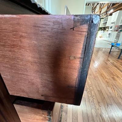 Chippendale Style Bow Front Sideboard W/ Claw Feet (D-RG)