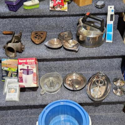Kitchen/Miscellaneous Lot