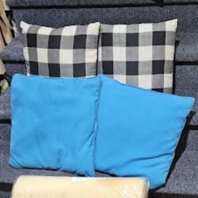 Pillow lot, Foam mat