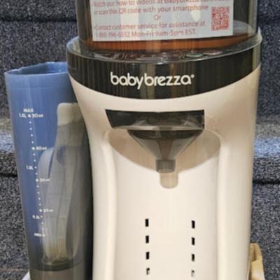 Baby Brezza (baby formula mixer-upper
