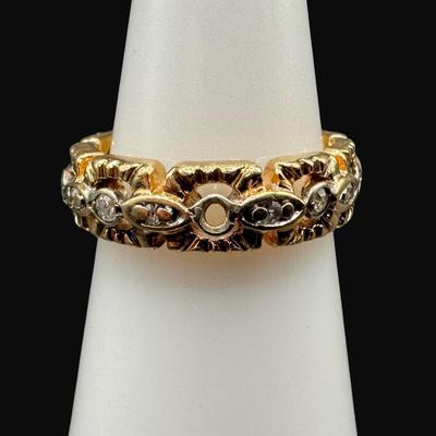 Sale Photo Thumbnail #101: **WIRE TRANSFER IS REQUIRED IF SHIPPED.** [5.72g] This piece features 12 brilliant cut diamonds set in both white and yellow gold. The main/primary stone is missing, leaving a total of 12 diamonds. Believed to be custom made. Ring size is 7.  **ALL PRECIO