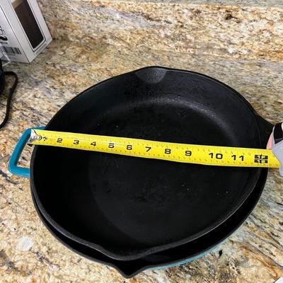 Wagner Ware & Martha Stewart Cast Iron Skillets (K-RG)
