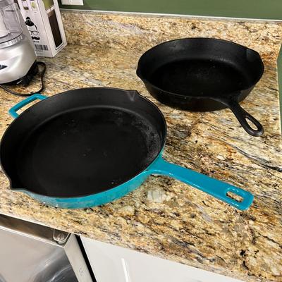 Wagner Ware & Martha Stewart Cast Iron Skillets (K-RG)