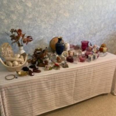 Sale Photo Thumbnail #40: You get everything in the picture that is on the table.