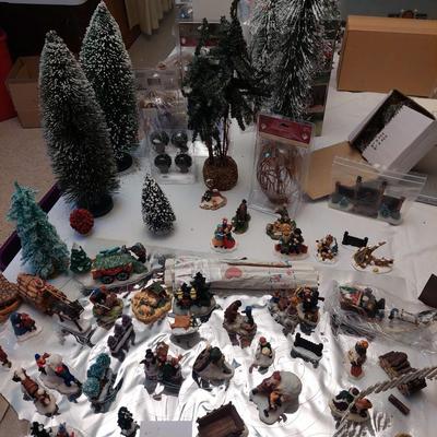 Sale Photo Thumbnail #52: The pictures don't do this lot justice. you have so many different items to set up a Xmas village or decorate around a train set.
