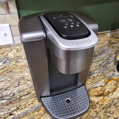 Keurig Coffee Maker & Spin Rack w/Pods (K-JS)