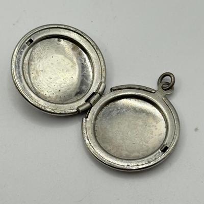 LOT 44J: Collection of Pendants