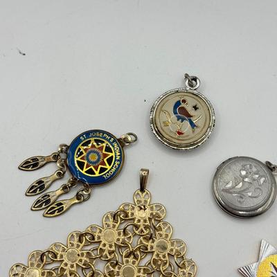 LOT 44J: Collection of Pendants