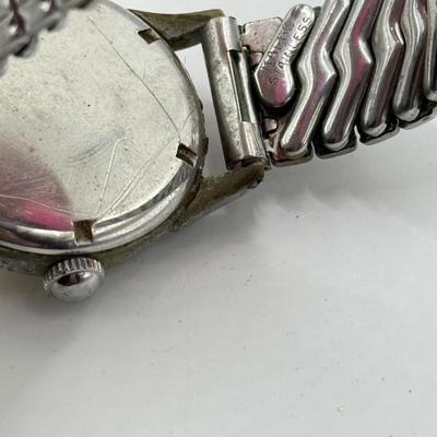 LOT 48J: Men’s Watches: Enato, Jules Jurgensen, Bulova & Seiko