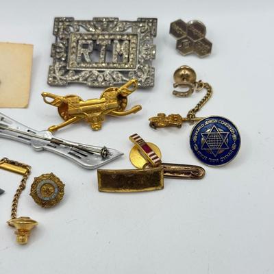 LOT 55J: Pins, Tie Tacks & More
