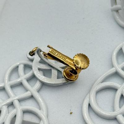 LOT 58J: Collection of Vintage Clipon & Screwback Earrings