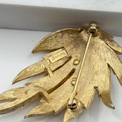 LOT 59J: Pins & Brooches; Cat, Trifari & More