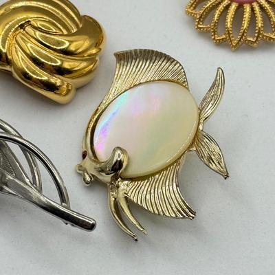 LOT 59J: Pins & Brooches; Cat, Trifari & More