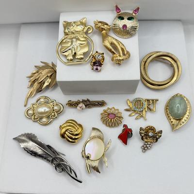 LOT 59J: Pins & Brooches; Cat, Trifari & More