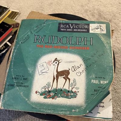 LOT 103L: Large Collection of Vinyl Records: Sinatra, Streisand & More