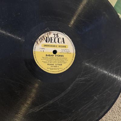 LOT 103L: Large Collection of Vinyl Records: Sinatra, Streisand & More