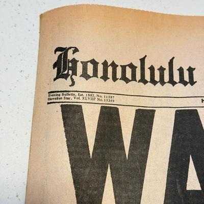 LOT 110K: Honolulu Star Bulletin WWII Dec 1971 Newspaper & NIB SEALED Gas Mask