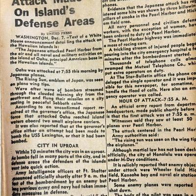 LOT 110K: Honolulu Star Bulletin WWII Dec 1971 Newspaper & NIB SEALED Gas Mask