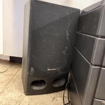LOT 111K: Sharp CD Stereo Music System