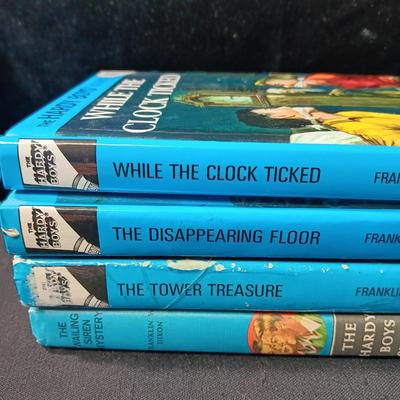 CHILDRENS BOOKS - THE HARDY BOYS AND DISNEY WONDERFUL WORLD OF READING