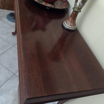 Mahogany Finish Queen Anne Design Sofa or Window Table (No Contents)