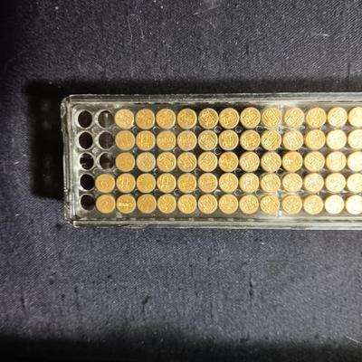 LE CACHE LOCKING GUN\PISTOL CASE AND ALMOST FULL BOX OF 22 LONG RIFLE CARTRIDGES