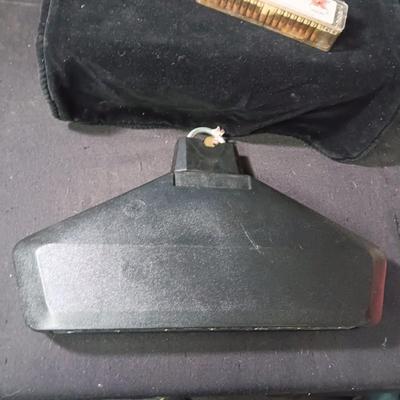 LE CACHE LOCKING GUN\PISTOL CASE AND ALMOST FULL BOX OF 22 LONG RIFLE CARTRIDGES