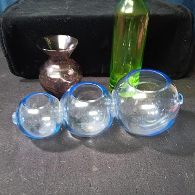 3 SECTION GLASS PLANT STARTER AND A PURPLE AND GREEN VASES