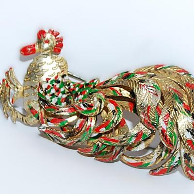 Vintage-Style Red, Green & Gold Colored ROOSTER BROOCH (2½" x 1¼") on a "Brass" Colored Setting