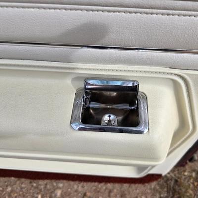 1976 Oldsmobile cutlass 442 - 20370.5 miles on the odometer