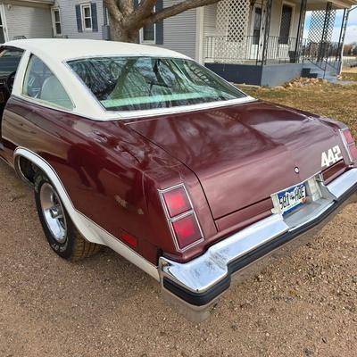 1976 Oldsmobile cutlass 442 - 20370.5 miles on the odometer