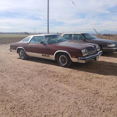1976 Oldsmobile cutlass 442 - 20370.5 miles on the odometer