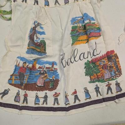 Vintage Aprons With Pockets