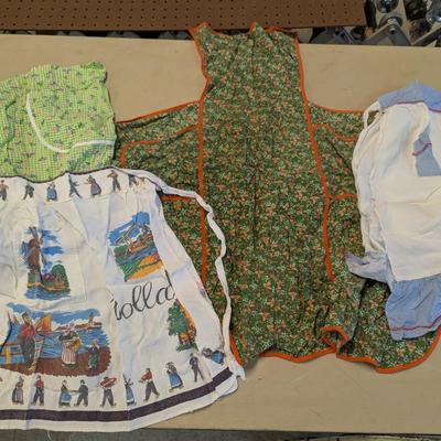 Vintage Aprons With Pockets