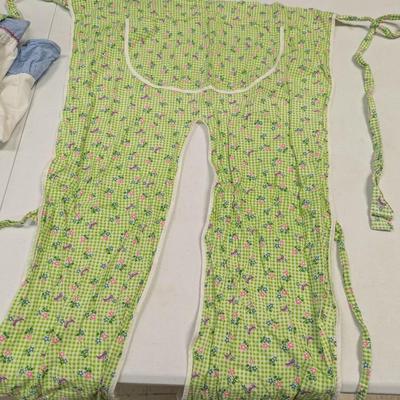 Vintage Aprons With Pockets
