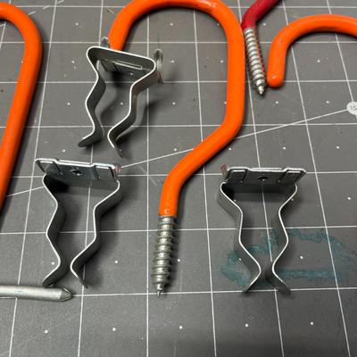 Sale Photo Thumbnail #93: Mixed lot of storage hooks, line or plant hooks, S-hooks, and hardware.