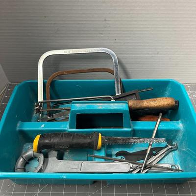 Sale Photo Thumbnail #98: Compact kit with saws, files, and wrenches in a teal organizer tray.