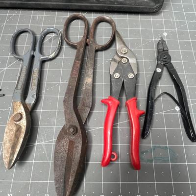 Sale Photo Thumbnail #141: Includes scissors, snips, pliers, Allen keys, and tray.