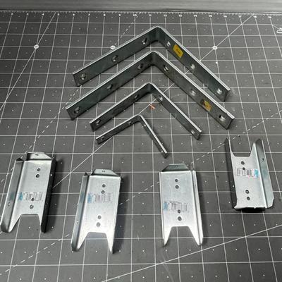 Sale Photo Thumbnail #251: Includes L-brackets, corner braces, 4 clamps, 4 U-bolts.