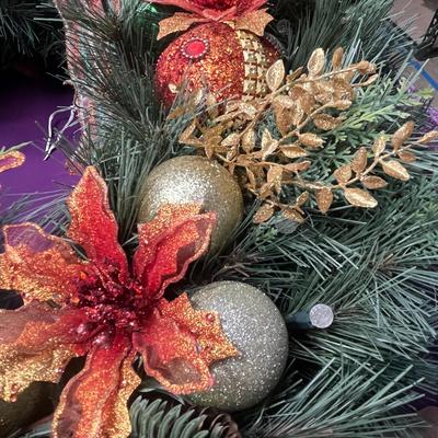 Sale Photo Thumbnail #295: 40 white LEDs, auto timer, indoor/outdoor use, 3 D batteries required.