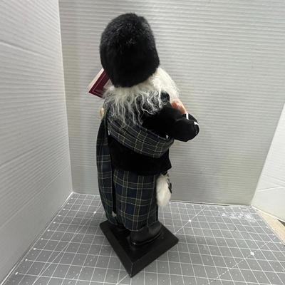 Sale Photo Thumbnail #331: 18" tall, tartan kilt, holds bagpipes.