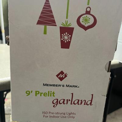 Sale Photo Thumbnail #337: 150 lights, red/gold decor, ribbon, snowflakes.