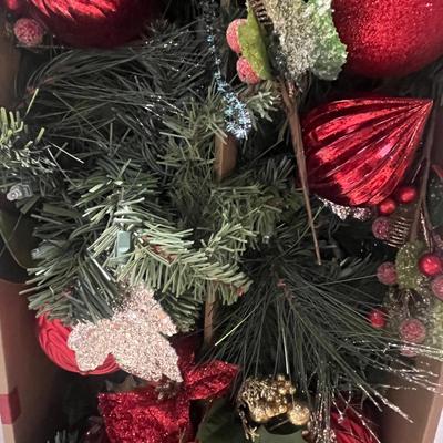 Sale Photo Thumbnail #379: 100 LED lights, red/gold decor, indoor use, 3' lead cord.