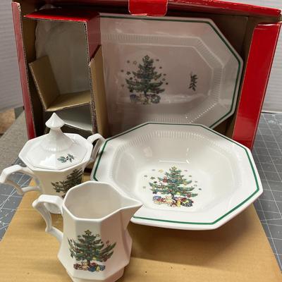 Sale Photo Thumbnail #423: 7 glasses, 8 plates, 2 bowls, 1 covered bowl—tree design.